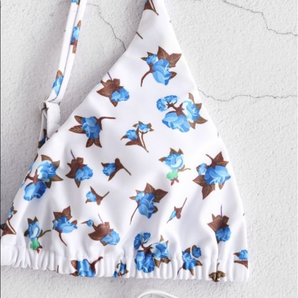 White and blue roses bikini - Picture 3 of 5